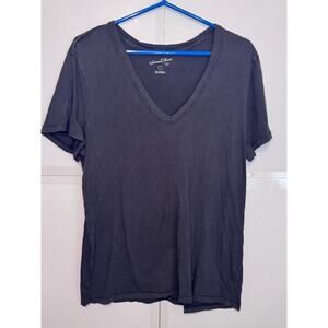 Universal Threads Essential T-Shirt Size L